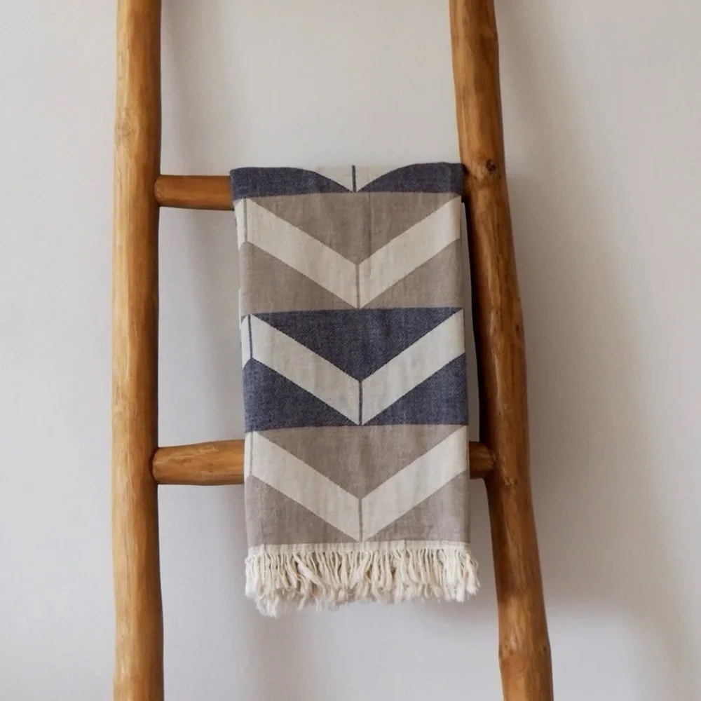 Ups and downs Chevron flat woven Turkish cotton towel navy beige